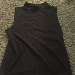 Sleeveless turtleneck